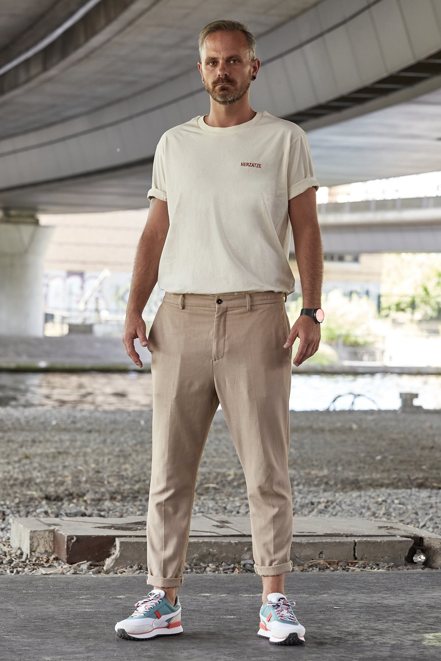 T-Shirt »Läuft, man.« – natural-raw